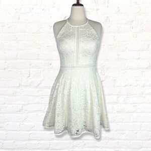 Avery G White Floral Lace Fit & Flare Dress Size 12 Padded Halter Neck Tulle